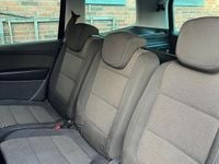 Second-hand VW Sharan 140 CP (102 kW) 2012 Negru Monovolum