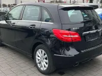 Gebraucht Mercedes B180 122 PS (89 kW) 2012 Kosmosschwarz  metalliclack Kleinwagen