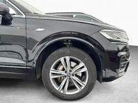 Gebraucht VW Touareg 231 PS (169 kW) 2023 Grenadillschwarz metallic SUV