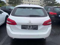 Gebraucht Peugeot 308 Active 116 PS (85 kW) 2014 Weiss perlglänzend/met Kombi