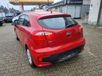 Gebraucht Kia Rio 82 PS (60 kW) 2016 Rot Kleinwagen
