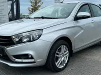 Gebraucht Lada Vesta 106 PS (77 kW) 2019 Silber Limousine