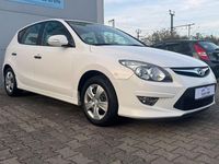 Gebraucht Hyundai i30 Classic 90 PS (66 kW) 2012 Weiß Limousine