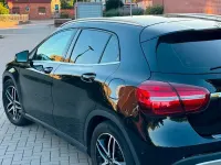 Gebraucht Mercedes GLA250 211 PS (155 kW) 2017 Schwarz SUV