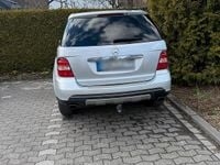 Gebraucht Mercedes ML320 224 PS (164 kW) 2006 Silber SUV