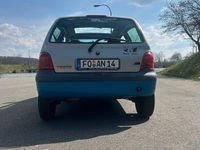 Second-hand Renault Twingo 58 CP (42 kW) 2002 Argintiu Hatchback