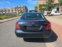 Gebraucht Mercedes E220 150 PS (110 kW) 2004 Schwarz Limousine