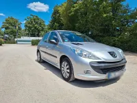 Gebraucht Peugeot 206 68 PS (50 kW) 2010 Silber Limousine