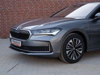 Neu Skoda Superb Selection 204 PS (150 kW) 2026 Grau Kombi