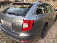 Gebraucht Skoda Superb GreenLine 105 PS (77 kW) 2011 Grau Kombi