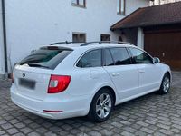 Gebraucht Skoda Superb Elegance 140 PS (102 kW) 2012 Weiß Kombi
