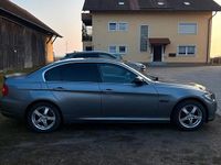 Gebraucht BMW 318 143 PS (105 kW) 2011 Silber Limousine