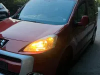 Gebraucht Peugeot Partner Tepee 2009 Rot Van / Kleinbus