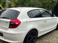 Gebraucht BMW 118 Sport Line 143 PS (105 kW) 2008 Weiß Kleinwagen