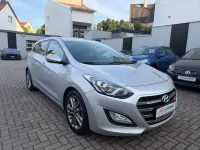 Gebraucht Hyundai i30 Passion 110 PS (80 kW) 2017 Silber Kombi