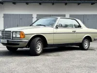 Gebraucht Mercedes 230 136 PS (100 kW) 1983 Grün Coupé