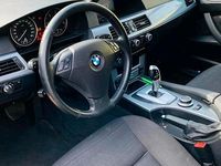Gebraucht BMW 530 197 PS (144 kW) 2008 Grau Limousine