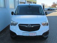 Używany Opel Combo-e Life 100 kW (136 KM) 2024 Biały Minivan