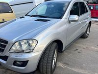 Gebraucht Mercedes ML420 306 PS (225 kW) 2008 Silber SUV