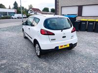 Gebraucht Mitsubishi Colt 75 PS (55 kW) 2011 Weiß Kleinwagen