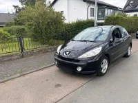 Gebraucht Peugeot 207 73 PS (53 kW) 2009 Schwarz Limousine