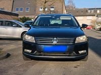 Gebraucht VW Passat 140 PS (102 kW) 2010 Blau Kombi