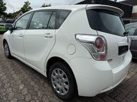 Gebraucht Toyota Verso Life 147 PS (108 kW) 2010 Weiß Van / Kleinbus