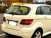 Gebraucht Mercedes B160 95 PS (69 kW) 2009 Weiß Van / Kleinbus