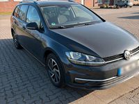 Gebraucht VW Golf VII 115 PS (84 kW) 2018 Grau Kombi