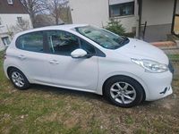 Gebraucht Peugeot 208 92 PS (67 kW) 2014 Weiß Kleinwagen