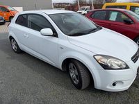 Gebraucht Kia ProCeed Spirit 125 PS (91 kW) 2011 Weiß Kleinwagen