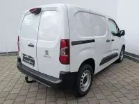 Gebraucht Peugeot Partner Premium 102 PS (75 kW) 2023 Weiss Van / Kleinbus