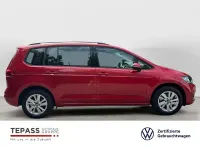 Gebraucht VW Touran Comfortline 150 PS (110 kW) 2022 Rot Van / Kleinbus