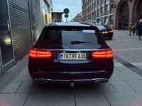 Gebraucht Mercedes E220 194 PS (142 kW) 2018 Blau Kombi