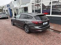 Neu Ford Focus ST-Line 155 PS (114 kW) 2025 Obsidianschwarz metallic Kombi