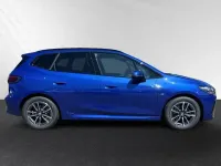 Gebraucht BMW 220 M Sport 163 PS (119 kW) 2025 Portimao blau metallic Coupé