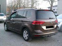 Gebraucht VW Touran Highline 150 PS (110 kW) 2017 Braun Van / Kleinbus