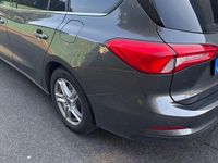Gebraucht Ford Focus Cool & Connect 101 PS (74 kW) 2019 Grau Kombi