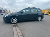 Gebraucht Hyundai i30 90 PS (66 kW) 2010 Schwarz Kombi