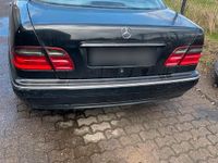 Gebraucht Mercedes E270 170 PS (125 kW) 2001 Schwarz Limousine