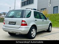 Gebraucht Mercedes ML270 163 PS (119 kW) 2003 Silber SUV