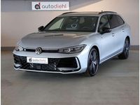 Gebraucht VW Passat R-line 193 PS (141 kW) 2024 Silver metallic Kombi