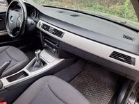 Gebraucht BMW 318 143 PS (105 kW) 2008 Schwarz Kombi