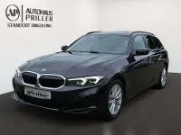 Gebraucht BMW 320 190 PS (139 kW) 2022 Black sapphire metallic Kombi