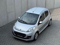 Gebraucht Peugeot 107 Active 68 PS (50 kW) 2012 Silber Kleinwagen