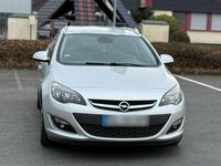 Gebraucht Opel Astra Edition 140 PS (102 kW) 2014 Silber Kombi