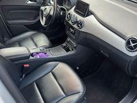 Gebraucht Mercedes B180 122 PS (89 kW) 2012 Silber Van / Kleinbus