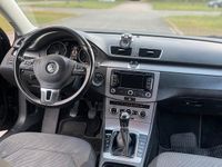 Gebraucht VW Passat 140 PS (102 kW) 2014 Schwarz Kombi