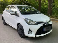Gebraucht Toyota Yaris Hybrid 73 PS (53 kW) 2017 Weiß Kleinwagen