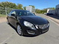 Gebraucht Volvo V60 Summum 215 PS (158 kW) 2013 Schwarz Kombi